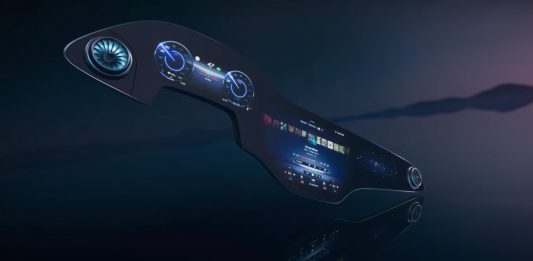 Mercedes-Benz launches the Hyperscreen, a gigantic 56-inch control screen mercedes-benz ©